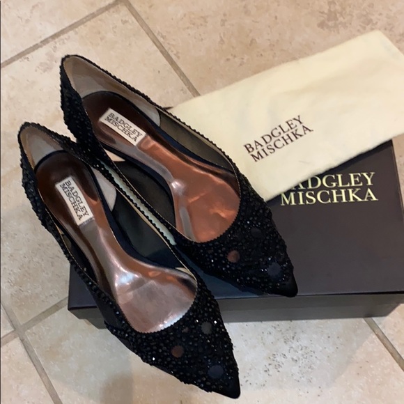 Badgley Mischka Shoes - Badgley Mischka Gigi flat size 9